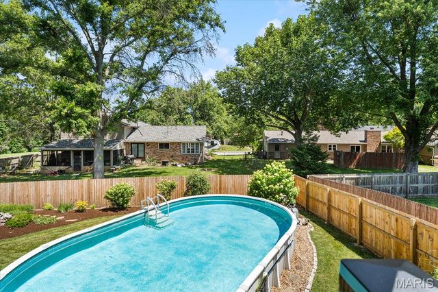 102 E Brittany Lane, O'fallon, IL 62269