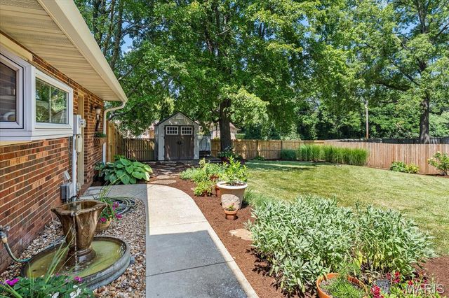 102 E Brittany Lane, O'fallon, IL 62269