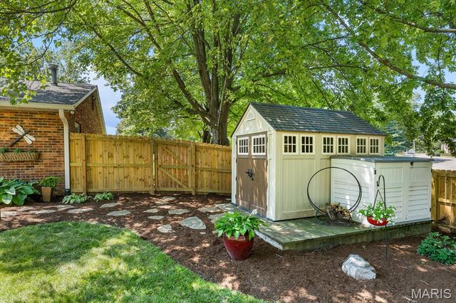 102 E Brittany Lane, O'fallon, IL 62269