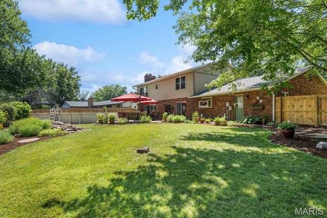 102 E Brittany Lane, O'fallon, IL 62269