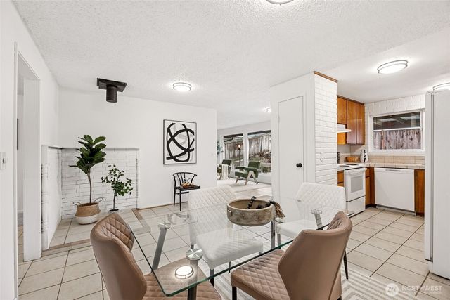 16608 127 Avenue SE, Renton, WA 98058