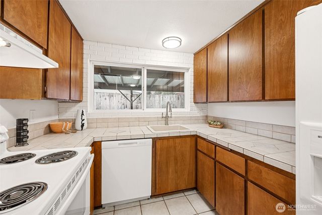 16608 127 Avenue SE, Renton, WA 98058