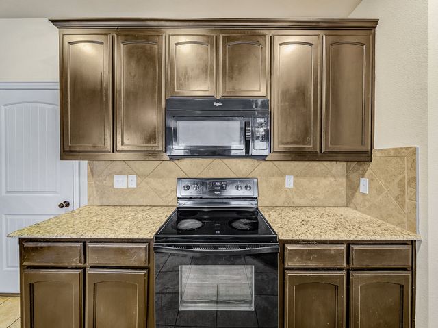 3501 Austin Street, Gainesville, TX 76240