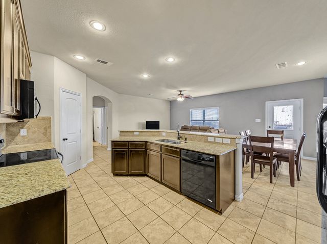 3501 Austin Street, Gainesville, TX 76240