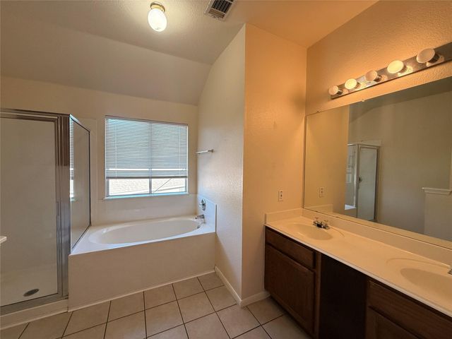 1713 Primrose LN, Leander, TX 78641