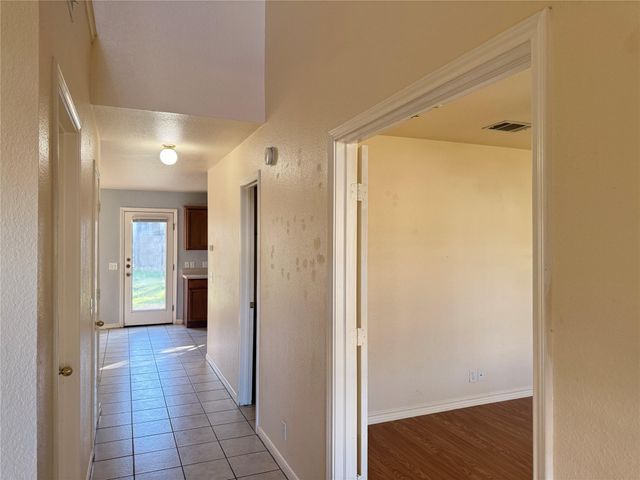 1713 Primrose LN, Leander, TX 78641