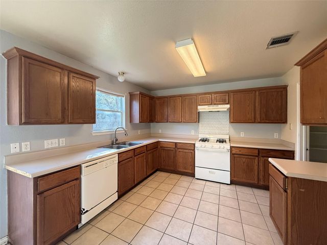 1713 Primrose LN, Leander, TX 78641