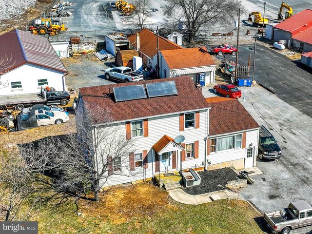 1836 W TRINDLE RD, Carlisle, PA 17013