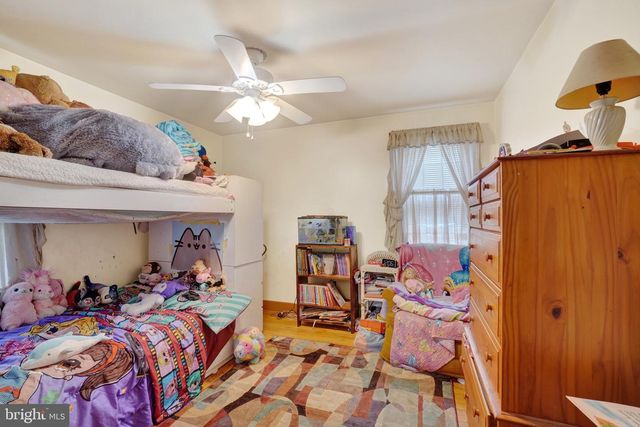 1836 W TRINDLE RD, Carlisle, PA 17013