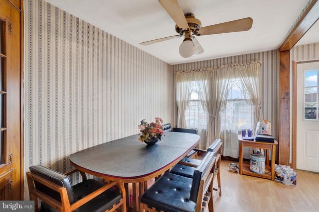 1836 W TRINDLE RD, Carlisle, PA 17013