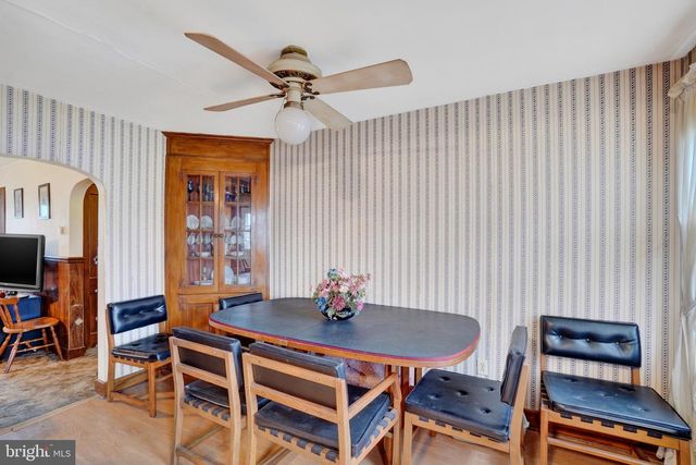 1836 W TRINDLE RD, Carlisle, PA 17013