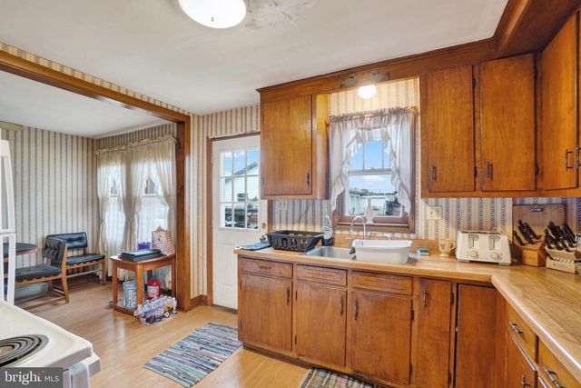 1836 W TRINDLE RD, Carlisle, PA 17013