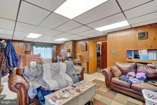 1836 W TRINDLE RD, Carlisle, PA 17013