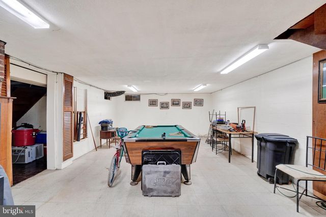 1836 W TRINDLE RD, Carlisle, PA 17013