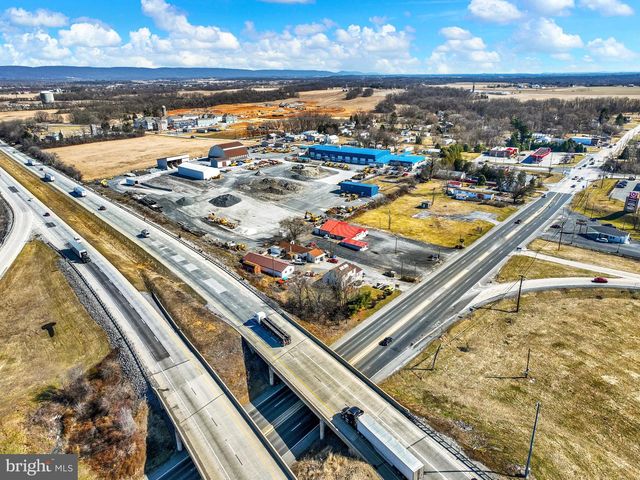 1836 W TRINDLE RD, Carlisle, PA 17013