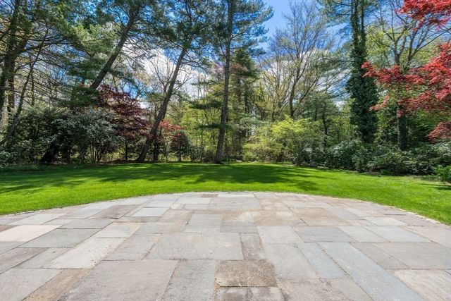 64 Country, Weston, MA 02493