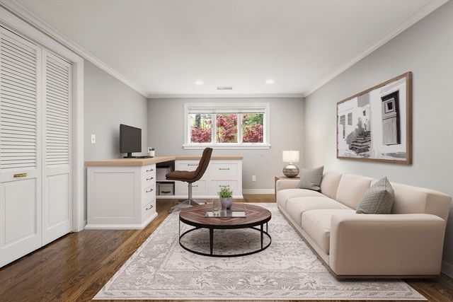 64 Country, Weston, MA 02493