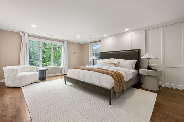 64 Country, Weston, MA 02493