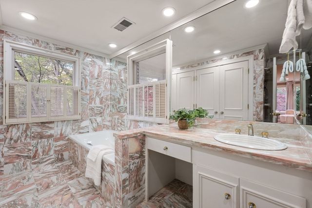 64 Country, Weston, MA 02493