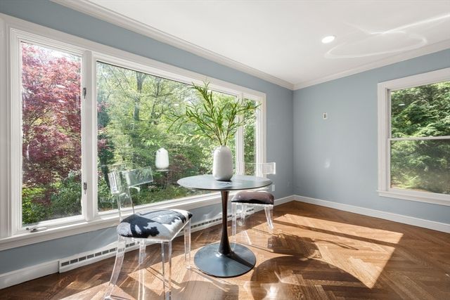 64 Country, Weston, MA 02493