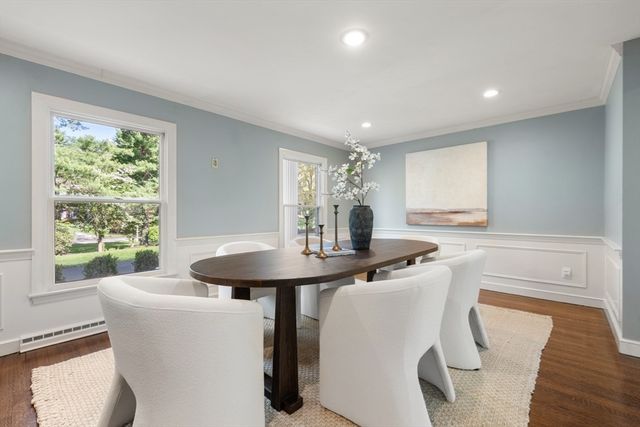 64 Country, Weston, MA 02493
