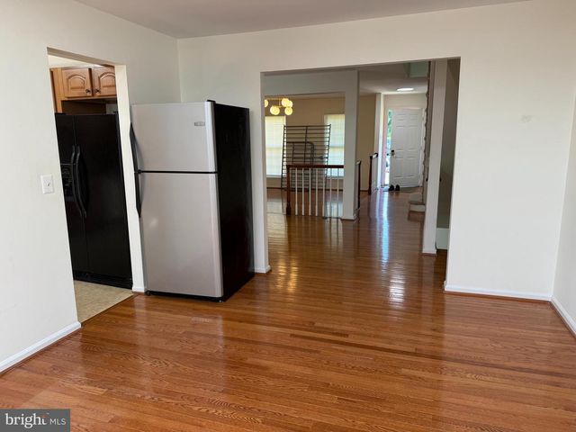 4637 LUXBERRY DR, Fairfax, VA 22032