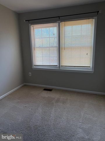 4637 LUXBERRY DR, Fairfax, VA 22032