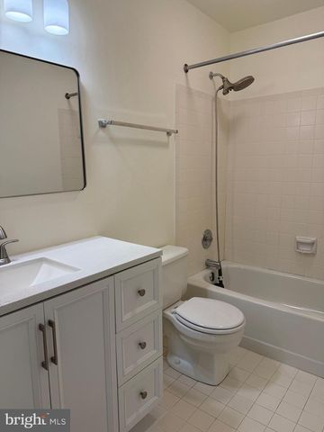 4637 LUXBERRY DR, Fairfax, VA 22032