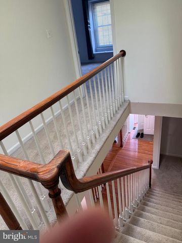 4637 LUXBERRY DR, Fairfax, VA 22032