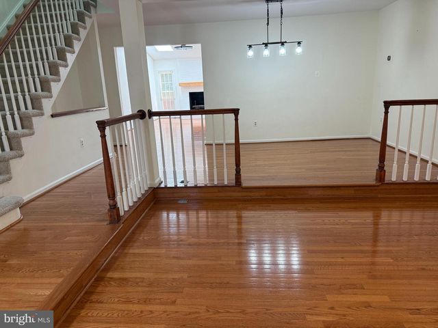 4637 LUXBERRY DR, Fairfax, VA 22032