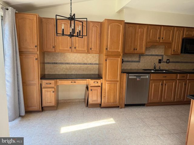 4637 LUXBERRY DR, Fairfax, VA 22032