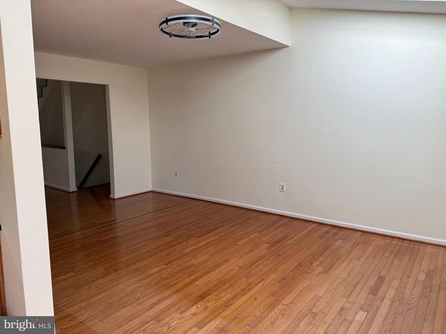 4637 LUXBERRY DR, Fairfax, VA 22032