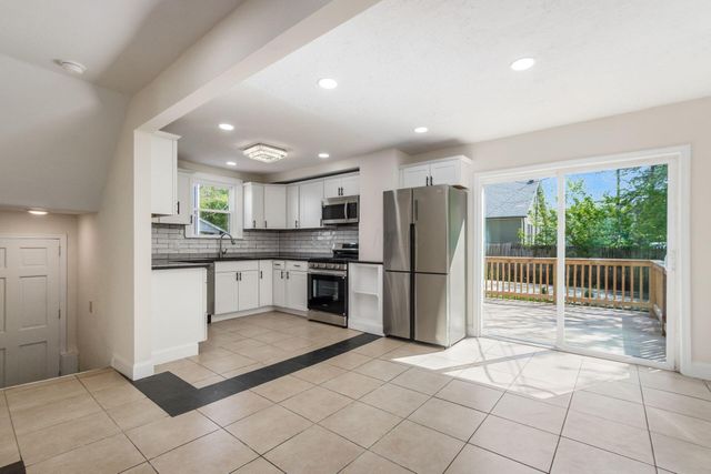 1156 S Champion Avenue, Columbus, OH 43206