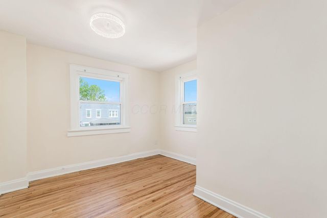 1156 S Champion Avenue, Columbus, OH 43206