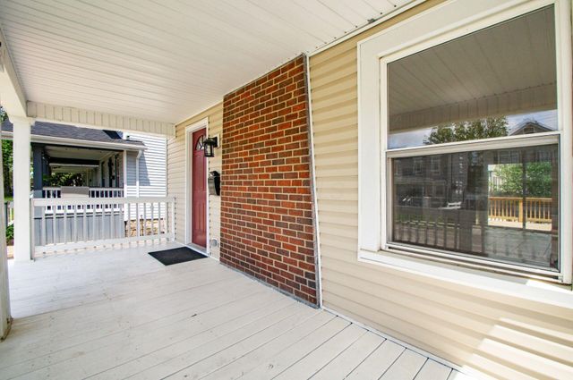 1156 S Champion Avenue, Columbus, OH 43206