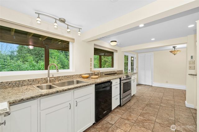 5630 21st Avenue SW, Seattle, WA 98114