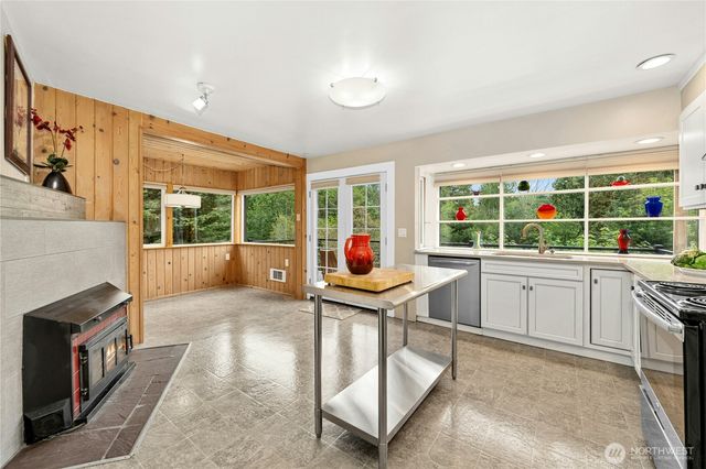 5630 21st Avenue SW, Seattle, WA 98114
