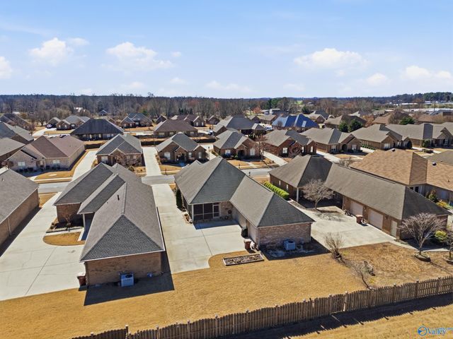 25155 Kingston Drive, Athens, AL 35613