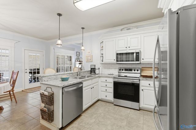 25155 Kingston Drive, Athens, AL 35613