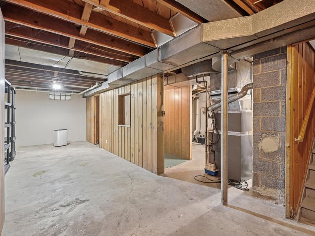 1181 Kay Parkway, Ann Arbor, MI 48103