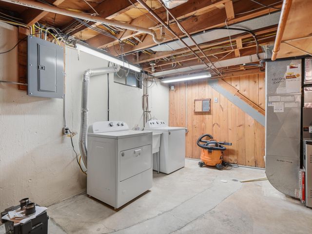 1181 Kay Parkway, Ann Arbor, MI 48103