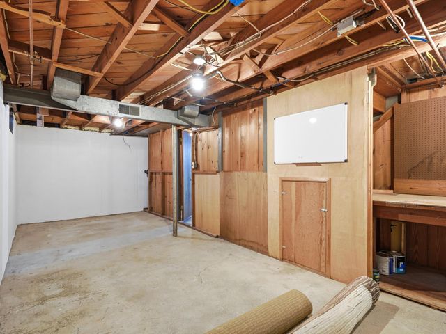1181 Kay Parkway, Ann Arbor, MI 48103