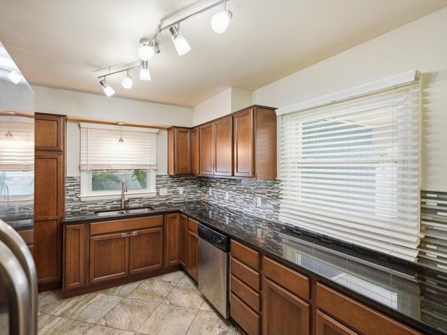 1181 Kay Parkway, Ann Arbor, MI 48103