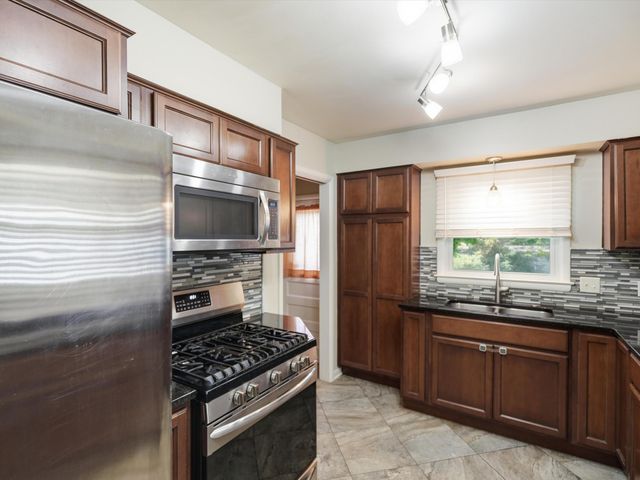 1181 Kay Parkway, Ann Arbor, MI 48103