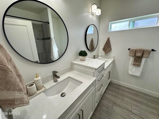 1224 E HAYWARD Avenue, Phoenix, AZ 85020