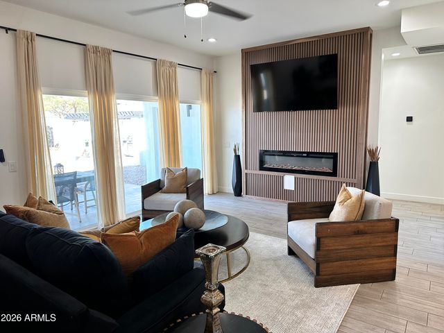 1224 E HAYWARD Avenue, Phoenix, AZ 85020