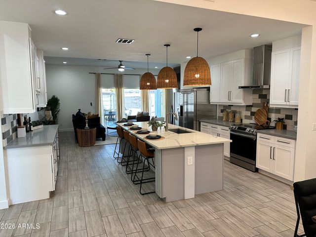 1224 E HAYWARD Avenue, Phoenix, AZ 85020