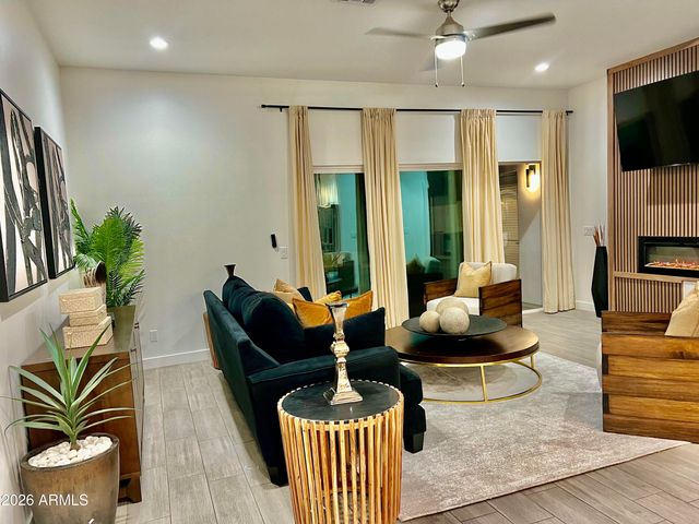 1224 E HAYWARD Avenue, Phoenix, AZ 85020