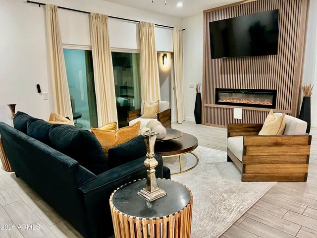 1224 E HAYWARD Avenue, Phoenix, AZ 85020