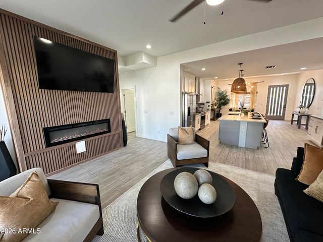 1224 E HAYWARD Avenue, Phoenix, AZ 85020